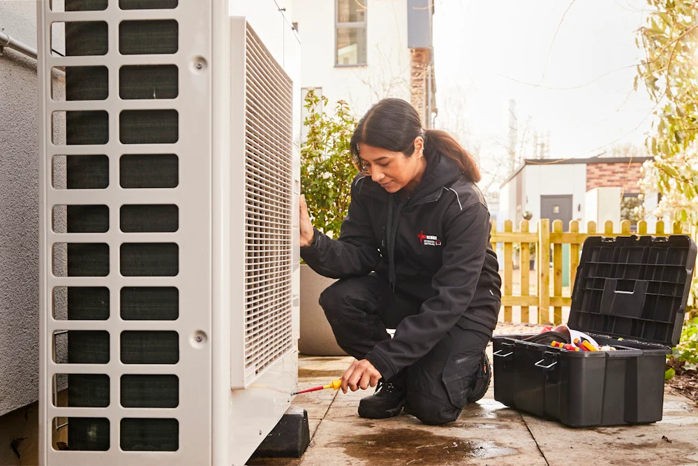 SC0001_Storycatchers_NICEIC_Etopia_House_Heat_Pump_036